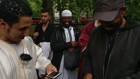 PROOF GOD EXISTS!! _ Shamsi Discussing with Agnostic At Speakers Corner