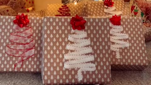 Super easy way to decorate Christmas gift 🎁