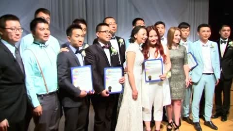 Chinese gay and lesbian couples wed in California