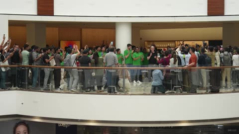 Apple store in delhi