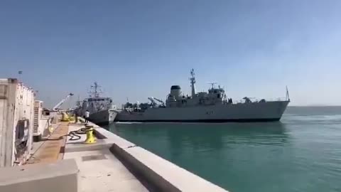 HMS Chiddingfold collides with HMS Bangor while berthing in Bahrain