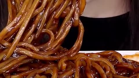 Black Bean Noodles Jjajangmyeon #zoeyasmr #zoeymukbang #bigbites #mukbang #asmr #food #먹방 #틱톡푸드 #bla