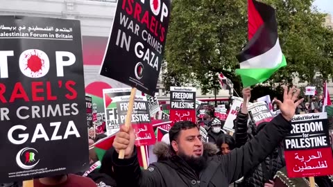 Thousands march in London in pro-Palestinian protest