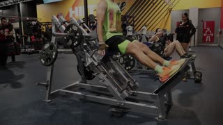 Hack Squat Machine