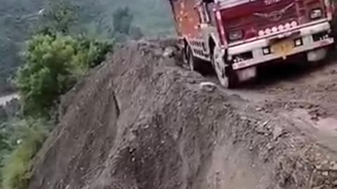 most dangerous road in world😳indian driver