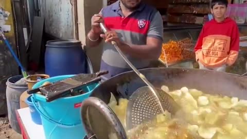 Crunchy Delights Exploring India's Freshly Made Street Crisps