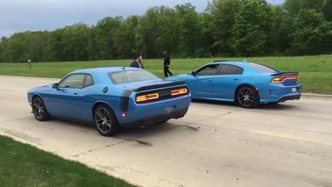 Scatpack Chargers vs Scatpack Challengers! Which is faster_