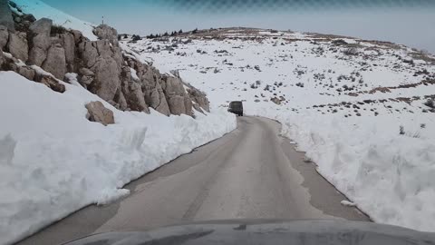 Dramatic Military Jeep Escape in Snowy Barouk, Lebanon | Unbelievable Winter Drive!