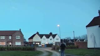 Meteor Burns Up in Atmosphere Over the United Kingdom