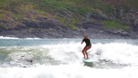 Points and Harbours in big swell - Longboarding the Coffs Coast