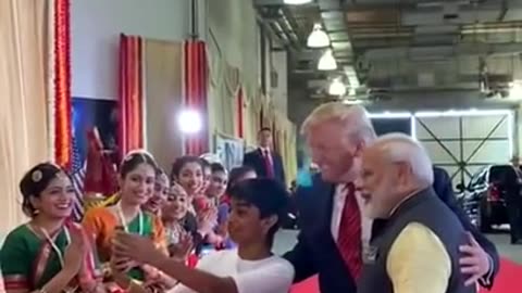 PM Modi & President Trump interacted with a group of youngsters at during #HowdyModi event