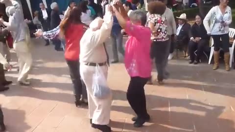 Wow,dance by old man better than young man.