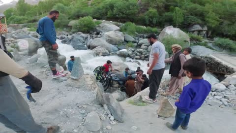 Horrible DEADLY FALL IN THE RIVER ON THE WAY TO BASHO VALLEY 🇵🇰 EP.10 North Pakistan Motorcycle