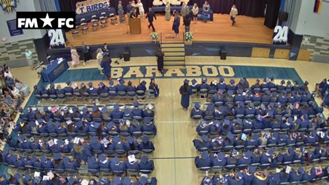 Moment WI dad rushes onto graduation stage to assault superintendent