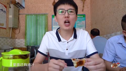 Xinjiang local baked buns, beer with Northeast specialties, fried three kinds