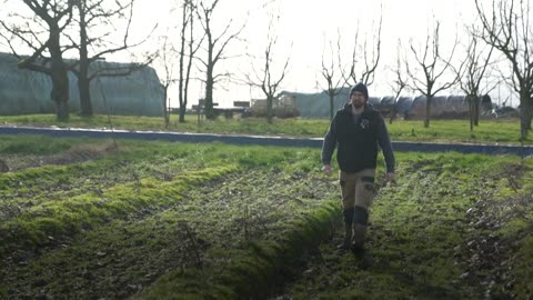 Young French farmer joins protests against 'lose-lose situation' | AFP