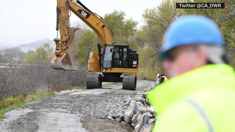 California crews work around the clock to repair Pajaro levee