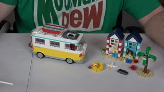 Unboxing Lego 31138 Beach Camper Van 3-in-1 Version 1