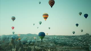 Outdoor aerial photography, documenting the hot air balloon feast in rural America