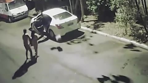 Very Funny car snatching video ever