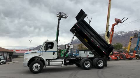 Dump Truck 2008 Freightliner M2 450 HP Diesel * Allison Automatic Trans * LOCKERS!