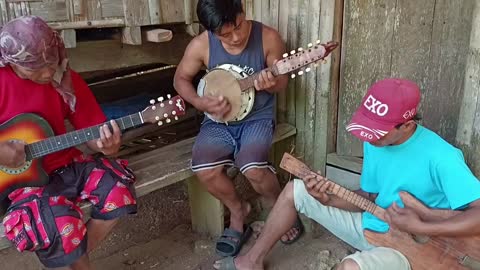Traditional Filipino Music - Kumparsa part 1
