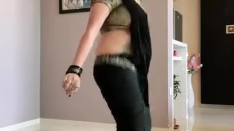 Lady Dance in Belly Dance