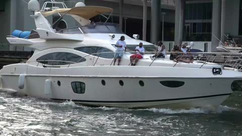 Miami River Boat Yacht + People Show Hot Ladies #31 in bikini no bra coming from haulover inlet!!!