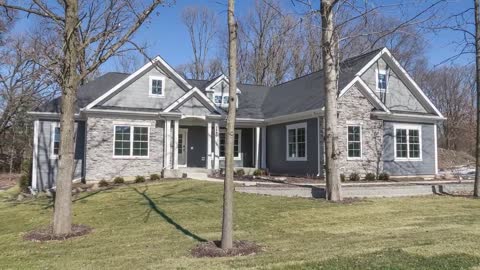 Large Custom Ranch Home w/ Volume Ceilings and Open Plan | 2-minute House Tour