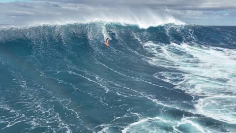 XL Jaws Big Wave Surfing - January 22nd, 2022 - Kai Lenny, Ian Walsh, Albee Layer, & more - Peahi