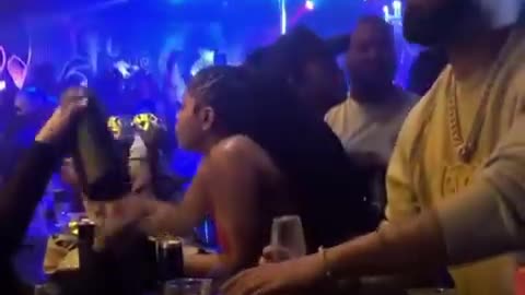 Drake Show His Bartender Skills In Miami Bar