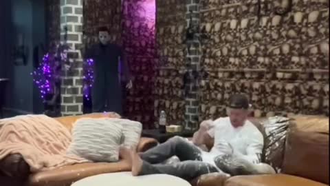 Halloween pranks with the couple🤣🤣