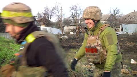 Ukrainian Artillerymen Are Insane