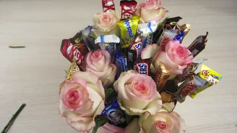 Chocolate and Roses Gift Box Here's some DIY round box tutorial