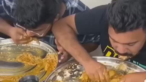 Crazy rice eating challenge 😱