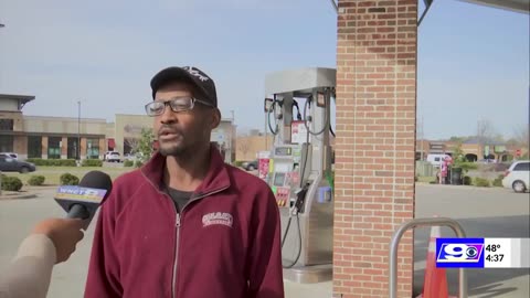 USA: North Carolina driver says "I CAN BARELY MAKE IT" as gas prices surge higher!