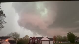 St. Louis Bracing for Tornadoes