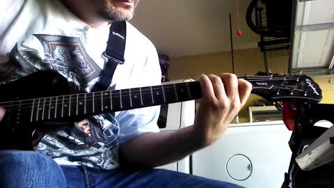 How I play Soul Asylum "Runaway Train" on Guitar made for Beginners