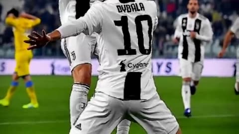 When Ronaldo exchanged celebrations with Dybala🔥🧡