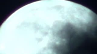 Tony Sutton - filming the Moon with Canon Legria HF200 Camcorder 2010 [4k 60fps Upscale]