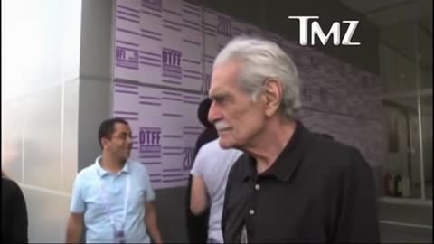 Omar Sharif slaps woman - dark edit