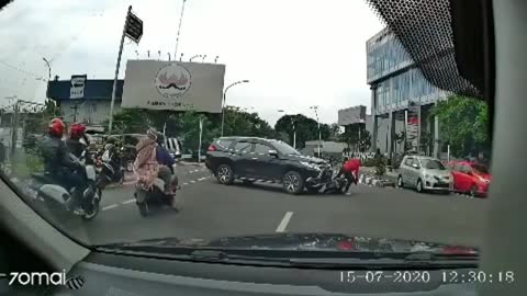 Dash Cam "Please be careful on the way"