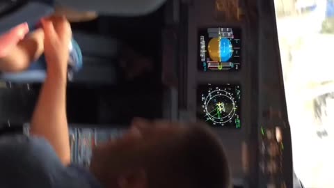 Captain’s seat - Newark Airport - Fly away - Lenny Kravitz