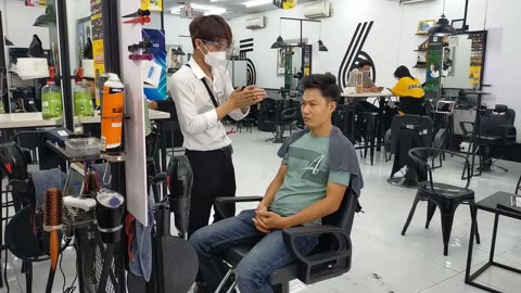 Shampoo and relax massage at men's hair system 30 Shine Viet Nam