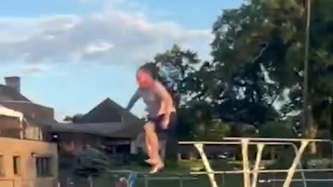 0-10 😂 #shorts #fail #funny #fall #jump #pool