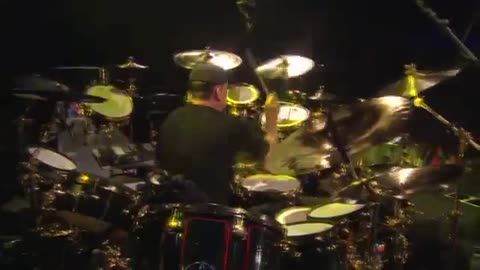 RUSH plays a medley of some of their greatest hits! 2112, Bastille Day, Anthem, etc.