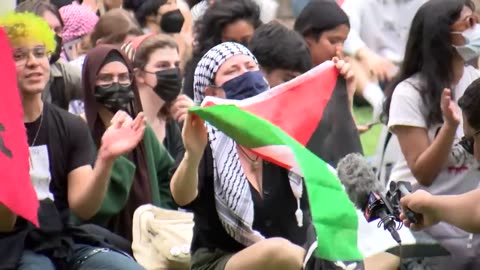 Police clash with pro-Palestine protesters at UT Austin