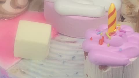 New delicious and pretty ice cream cake