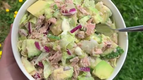 Tuna And Avocado Lunch Salad with Recipe