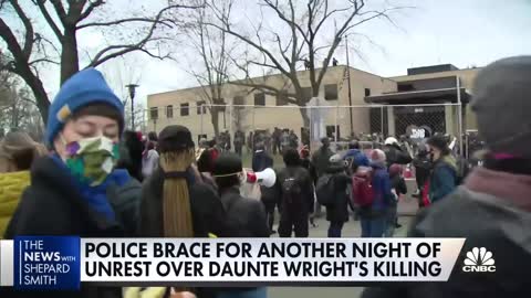 Police officer who killed Daunte Wright arrested and charged with manslaughter